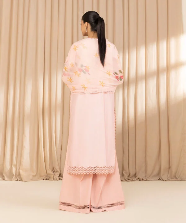 Sapphire Eid Luxury Collection'25
