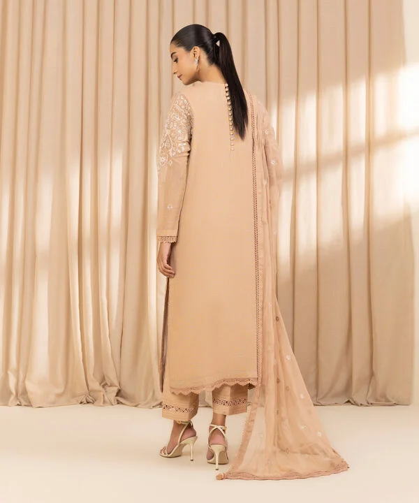 Sapphire Eid Luxury Collection'25