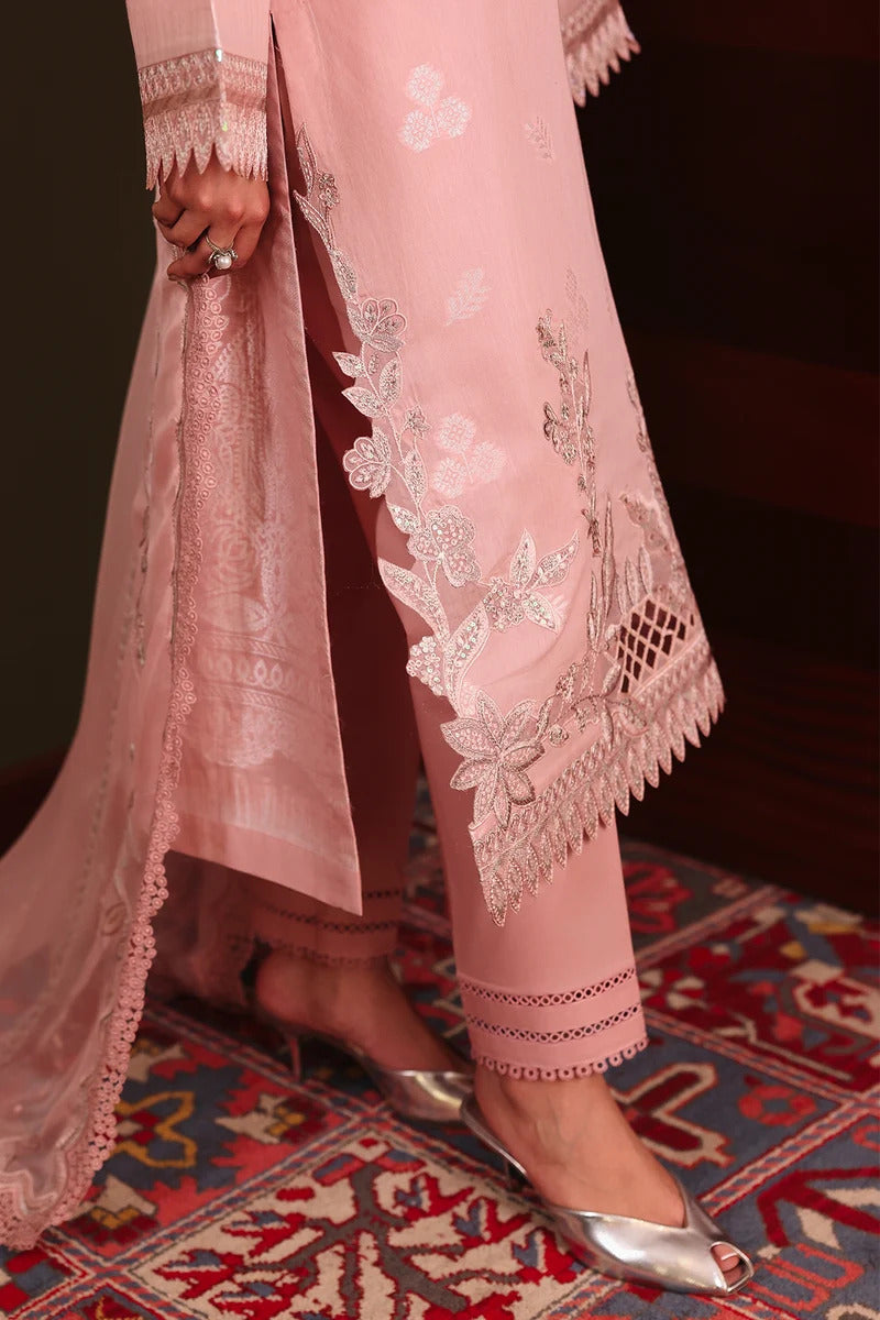 Nureh Maya Jacquard'26