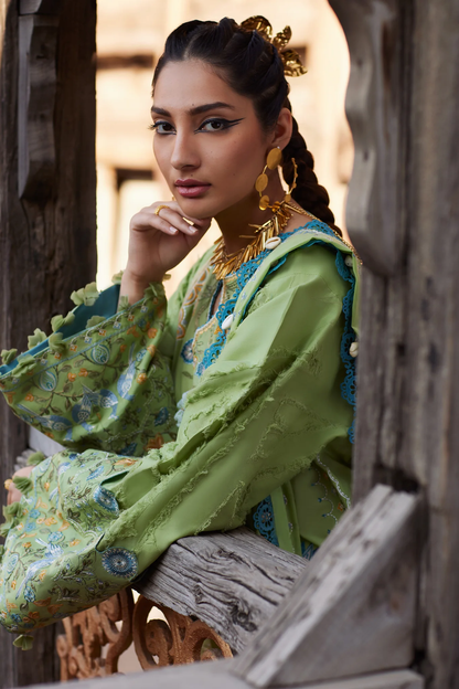 Elan Lawn'25