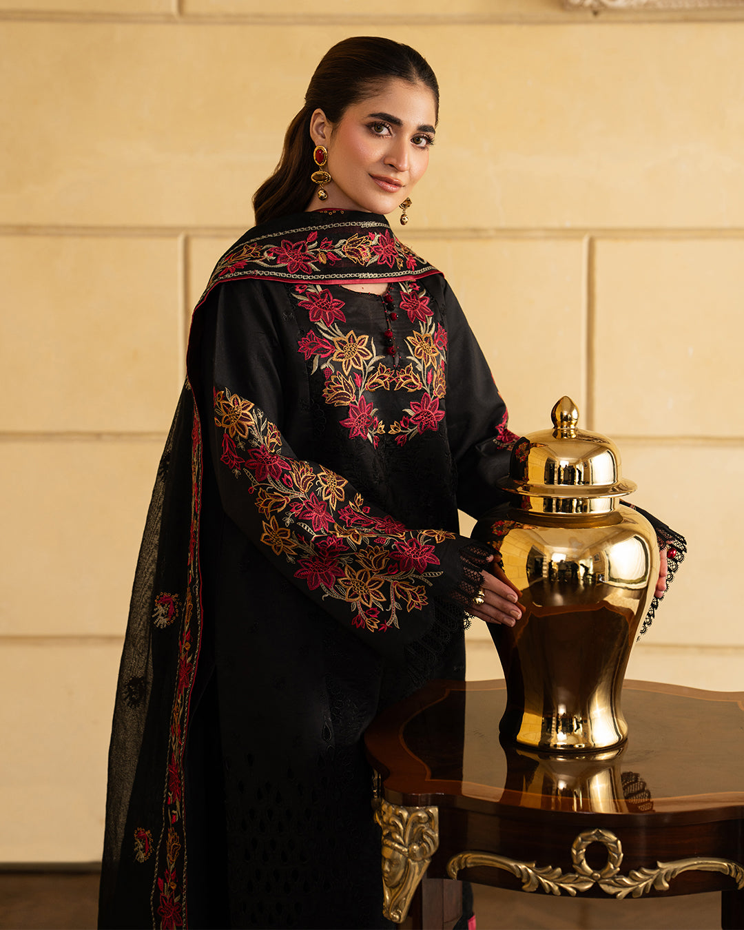 Rang Rasiya Carnation'26