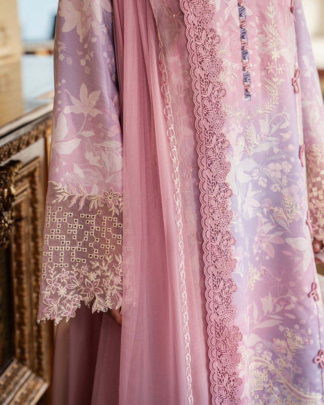 Rang Rasiya Carnation'26